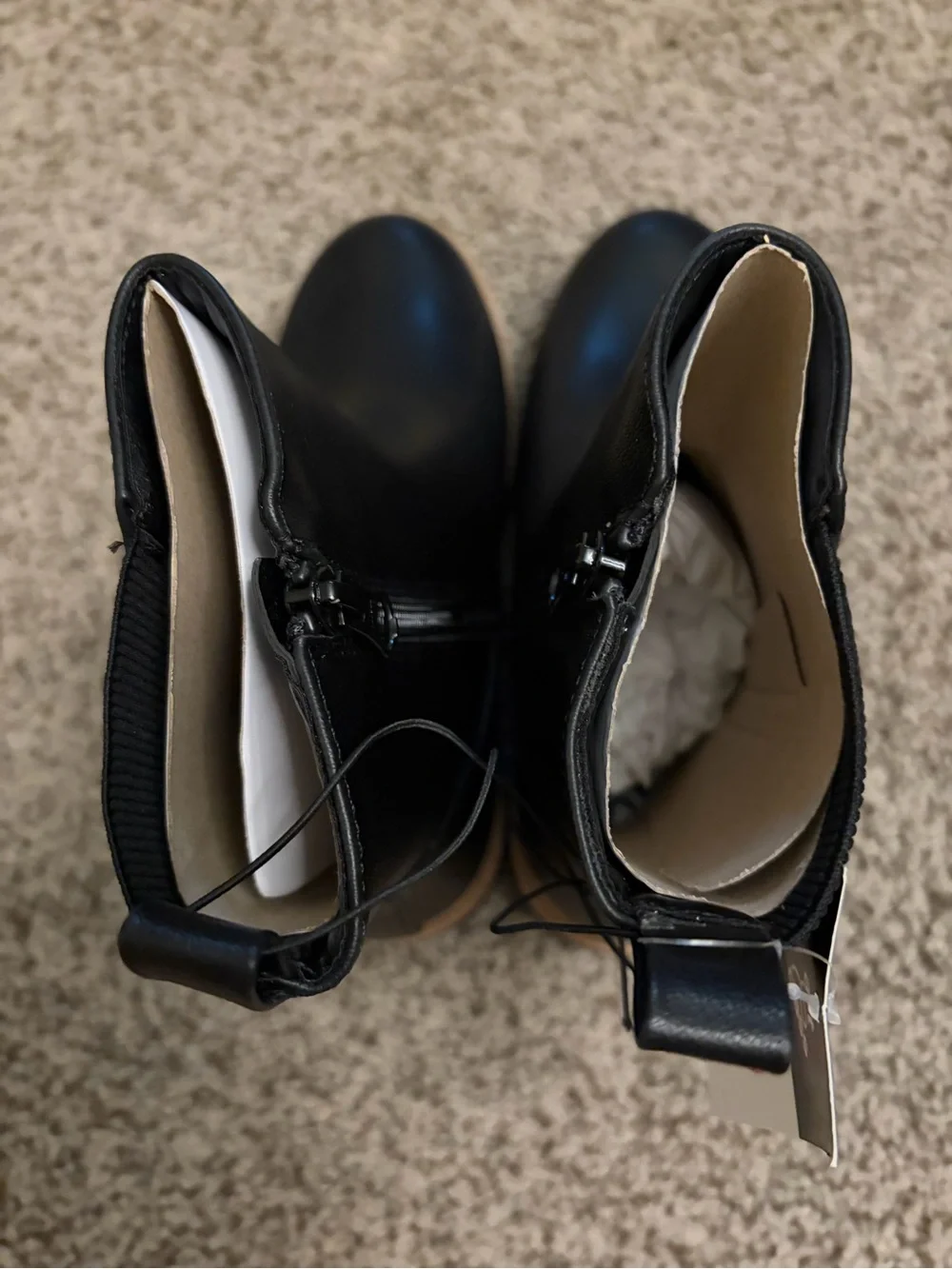 Art Class Chelsea boots in size 4 NWT